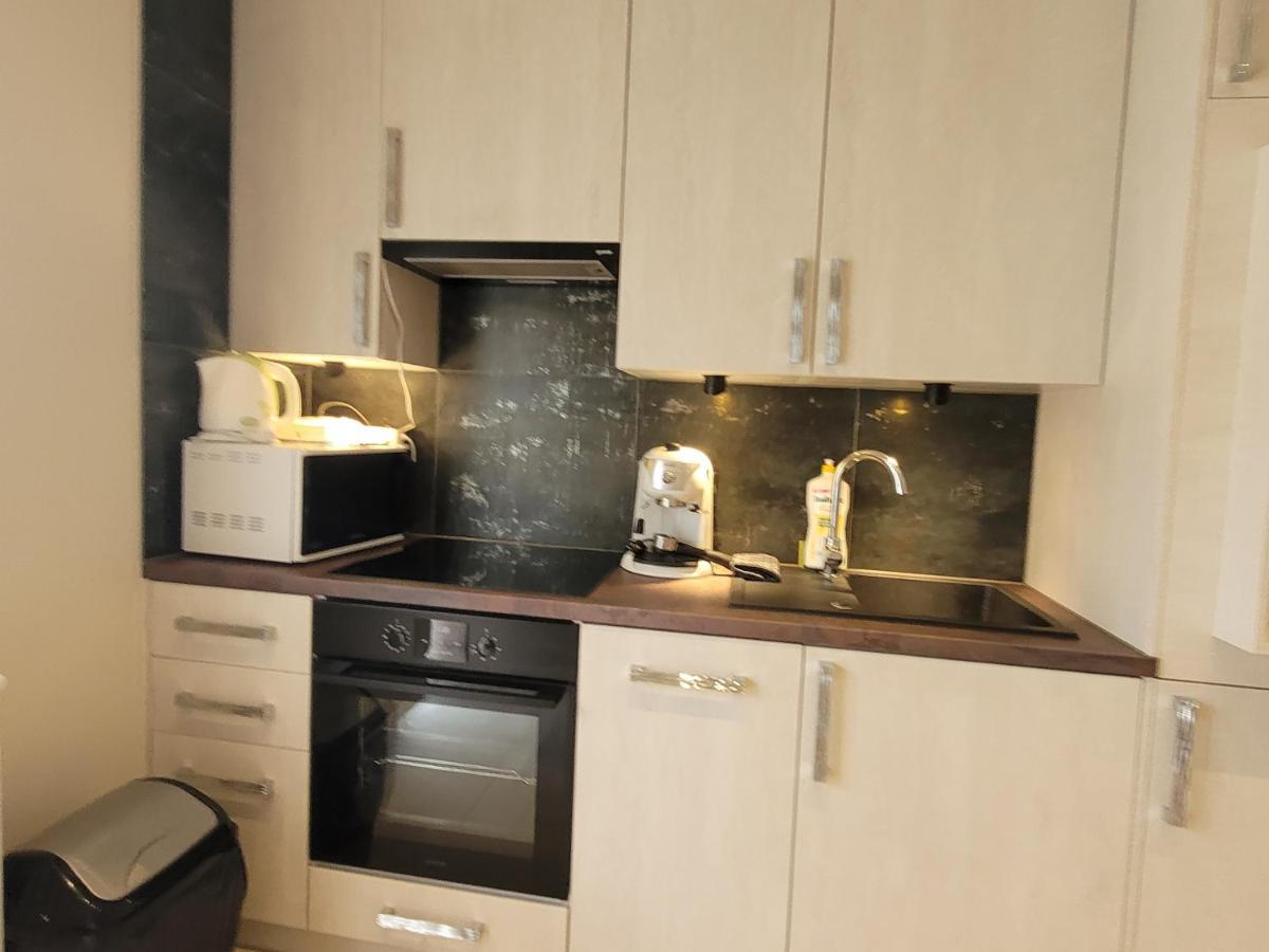 Lara II Apartman Debrecen Extérieur photo