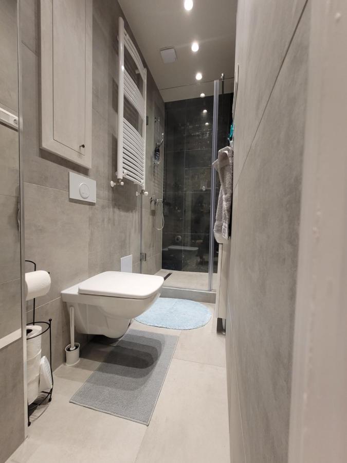 Lara II Apartman Debrecen Extérieur photo