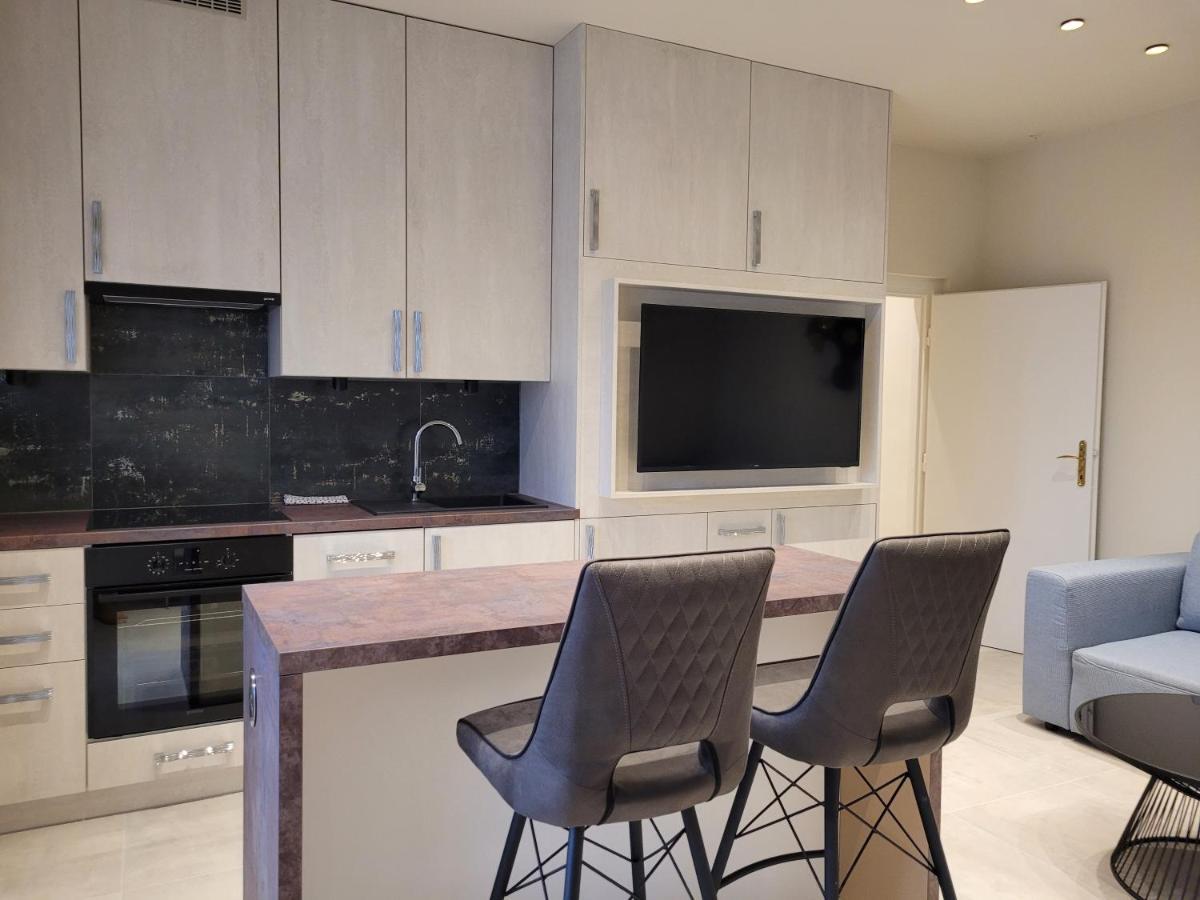 Lara II Apartman Debrecen Extérieur photo