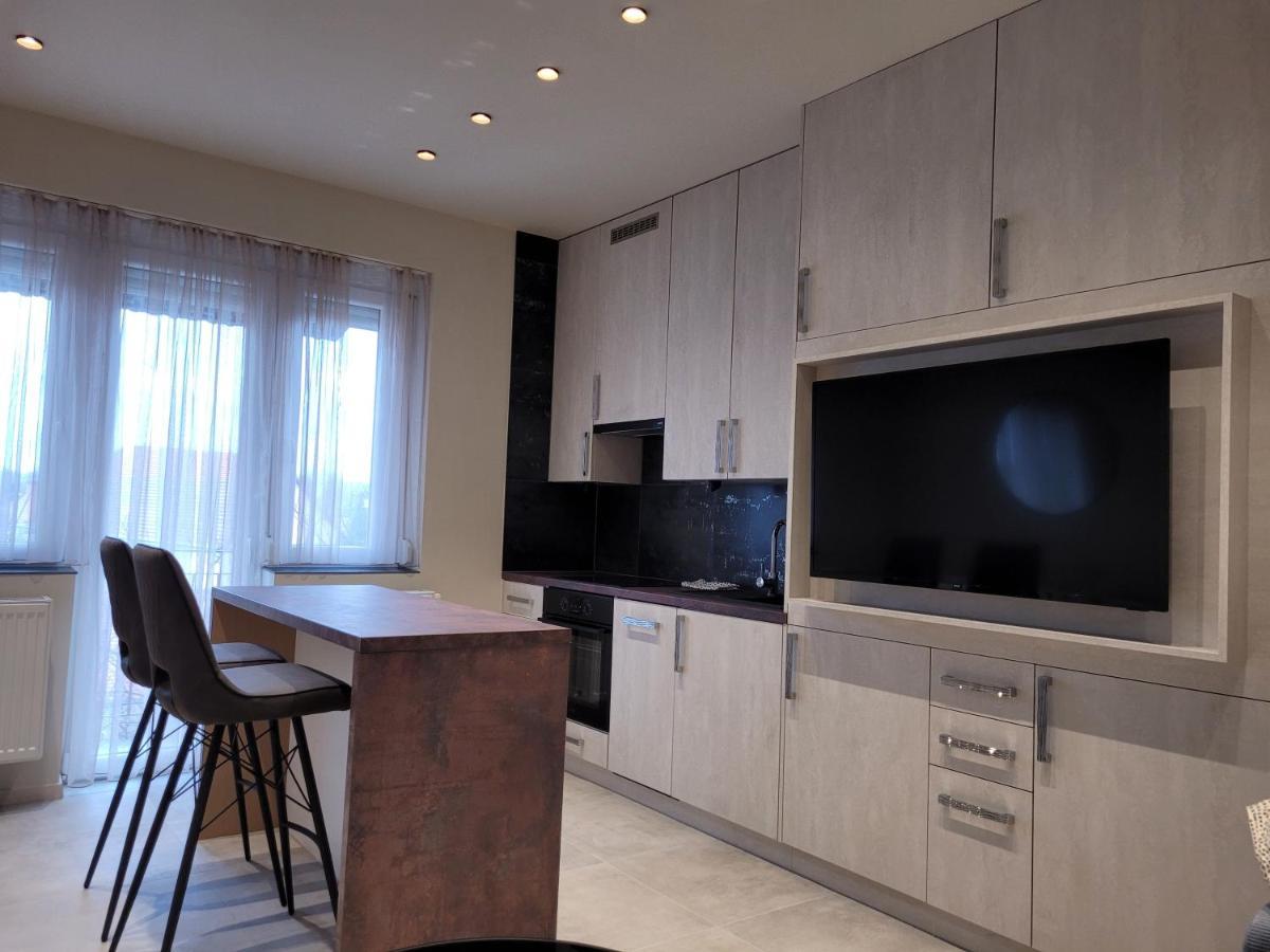 Lara II Apartman Debrecen Extérieur photo